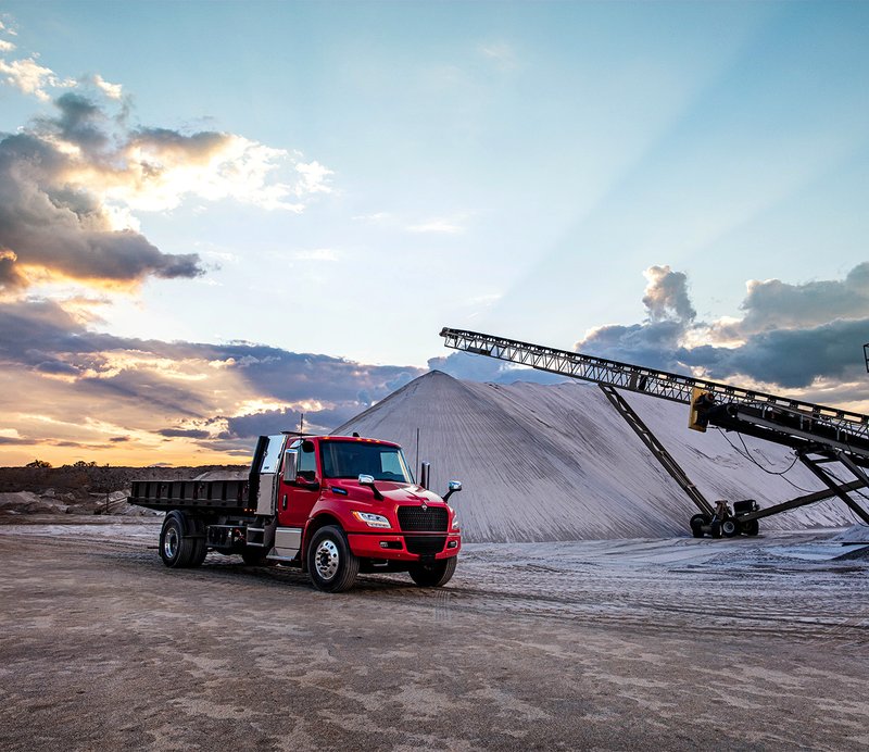 ¿CÓMO ELEGIR EL CAMIÓN PERFECTO PARA TU CARGA?