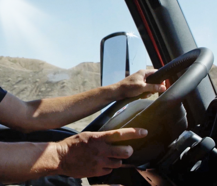 Guía para el mantenimiento del sistema de dirección en camiones de carga pesada