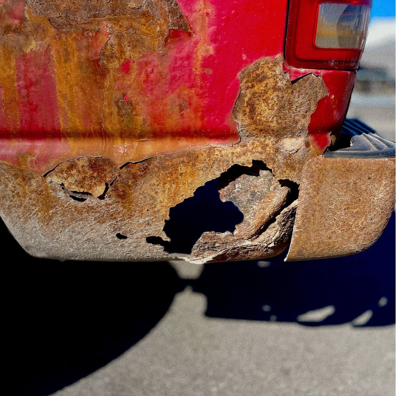 Cómo Manejar la Corrosión en Camiones de Carga Pesada