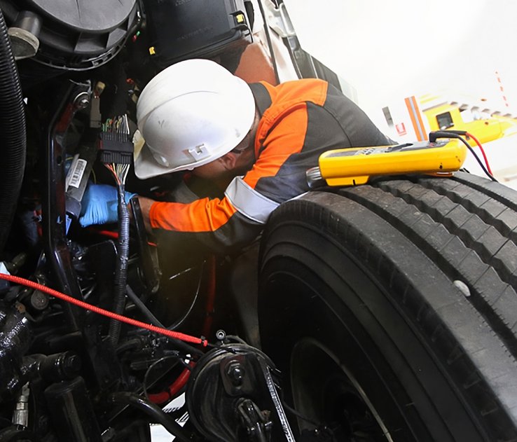 Diagnóstico y Optimización del Sistema de Alimentación Eléctrica en Camiones de Carga Pesada