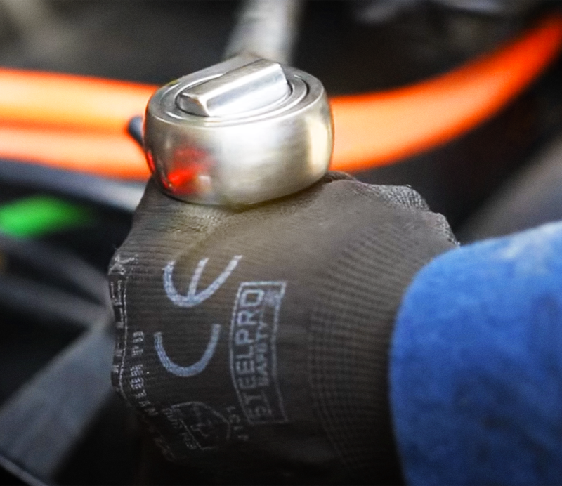 GUANTE Y LLAVE INGLESA