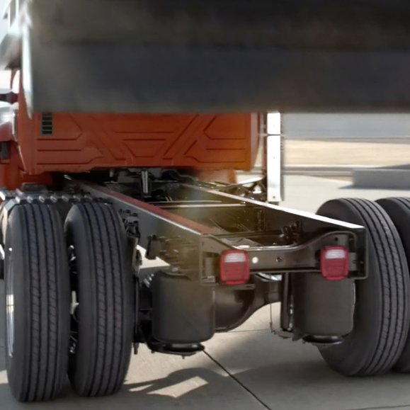 La importancia del mantenimiento del chasis en un camión de carga pesada