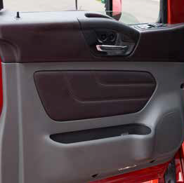 Puerta interior camion serie LT